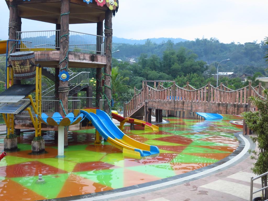 Bess Resort & Waterpark Hotel And Convention Malang Zewnętrze zdjęcie